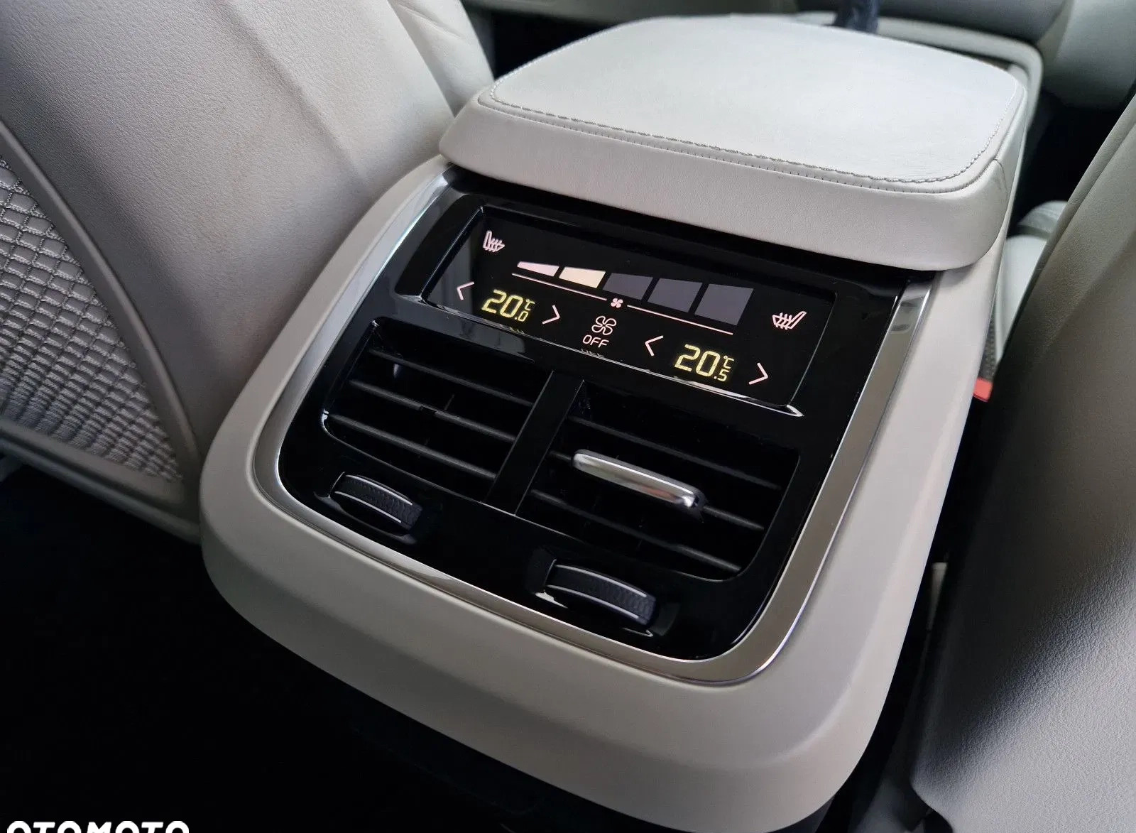 Volvo XC 90 cena 154900 przebieg: 120400, rok produkcji 2016 z Dębica małe 211